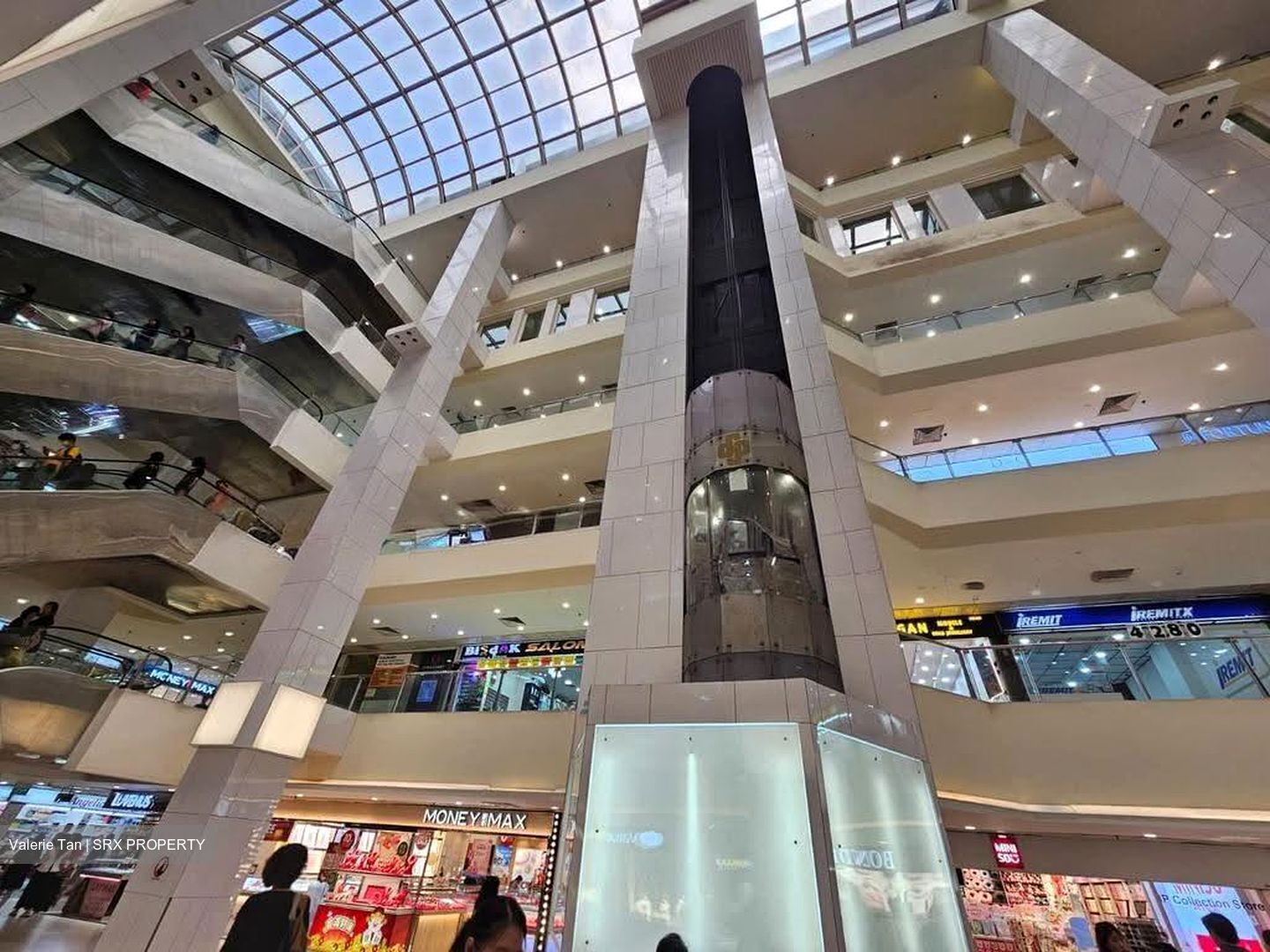 Lucky Plaza (D9), Retail #622078051
